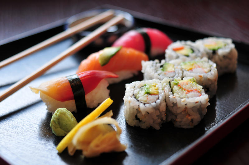 Sushi preparat cu wasabi, Foto: drewzviewz / FlickrCC