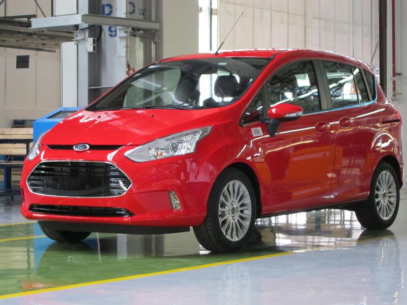 Ford-ul cumparat de presedintele Basescu, Foto: 0-100.ro