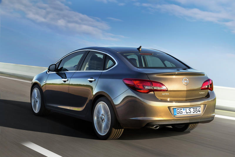 Opel Astra sedan 2012, Foto: Opel