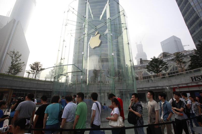 Coada la lansarea noului iPad in China, Foto: Reuters