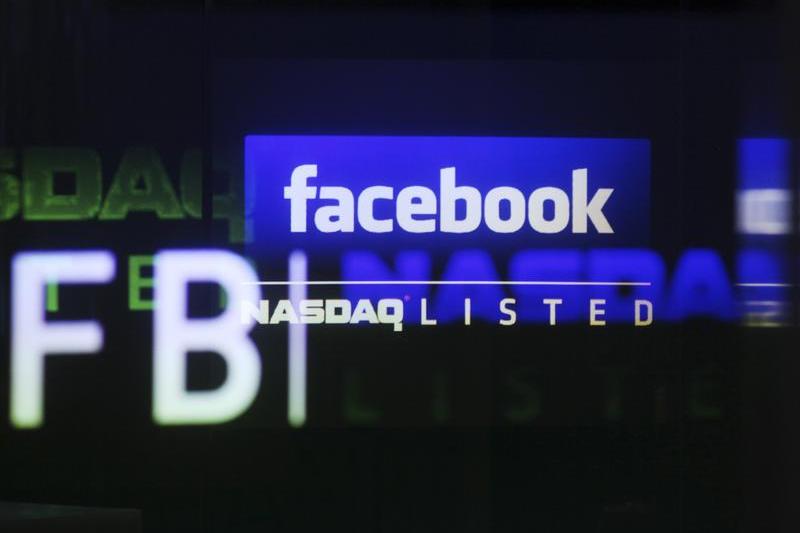 Logo-ul Facebook pe monitoarele Nasdaq, Foto: Reuters