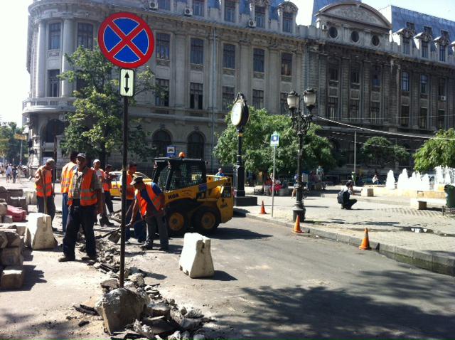 Au inceput lucrarile la fantana de la Universitate, Foto: Hotnews