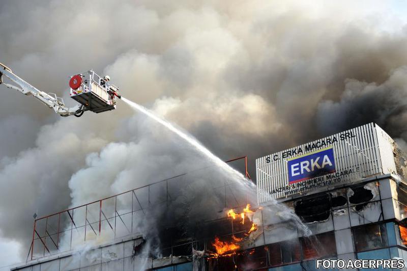 Incendiu la un depozit cu materiale textile, Foto: Agerpres