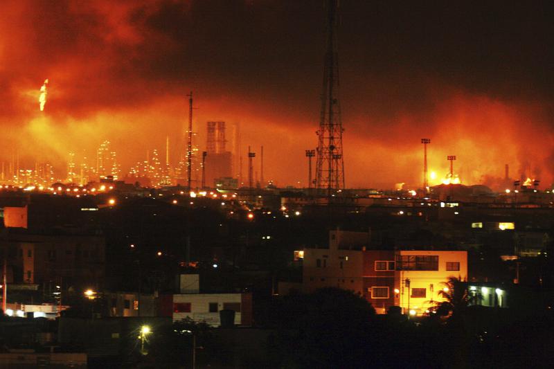 Explozie la rafinaria Amuay, Foto: Reuters