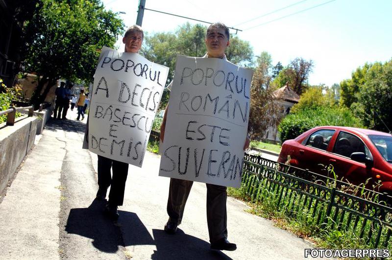 Ioan Ghise manifesteaza la Cotroceni, Foto: Agerpres