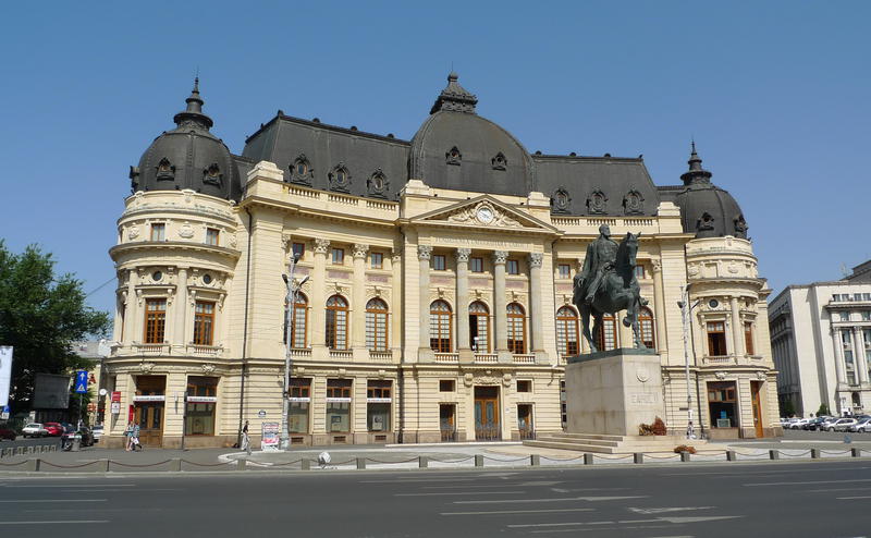 Statuie Carol I, amlasata in Piata Revolutiei din Capitala, Foto: Hotnews