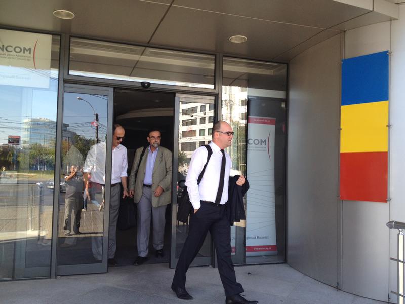 Oficiali Cosmote, la incheierea primei zile de licitatie, Foto: Hotnews