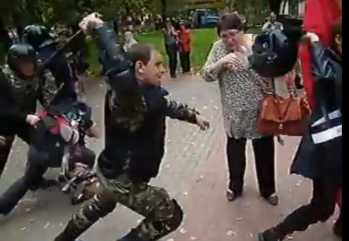 Politia intervine in forta la protestele din Rusia, Foto: Captura YouTube