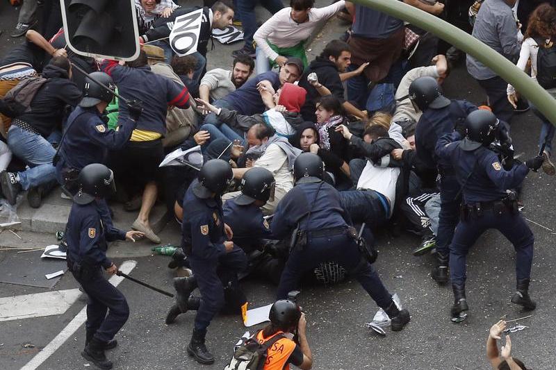 Ciocniri intre fortele de ordine si manifestanti, la Madrid, Foto: Reuters