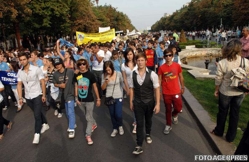 Parada elevilor bucuresteni 2010, Foto: Agerpres