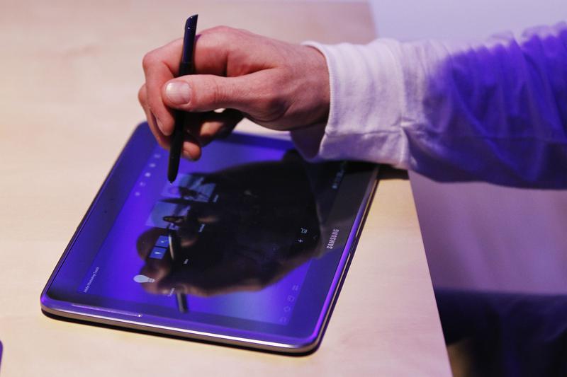 Samsung Galaxy Note 10.1 si stylus-ul S Pen, Foto: Reuters