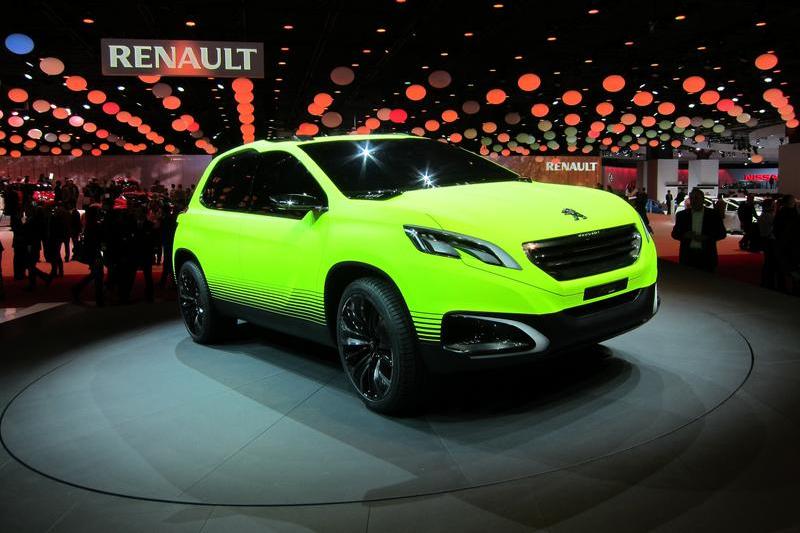 Peugeot 2008, intr-o culoare rar intalnita pe strazi, Foto: Hotnews