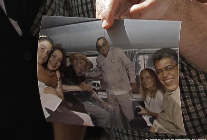Fotografia prezentata de Elias Jaua in care apare Fidel Castro (al treilea de la stanga), Foto: Agerpres/AP