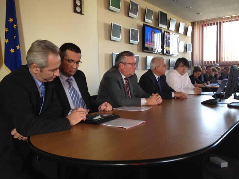 Oficiali ai MSI si SNR, explicand la CNA in octombrie 2012, cum investitii de 100 de milioane de euro cu garantii de stat risca sa fie pierdute, Foto: Hotnews