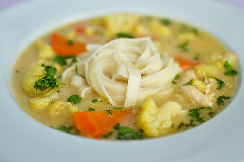 Supa de pui tailandeza, Foto: Andrei Chiş