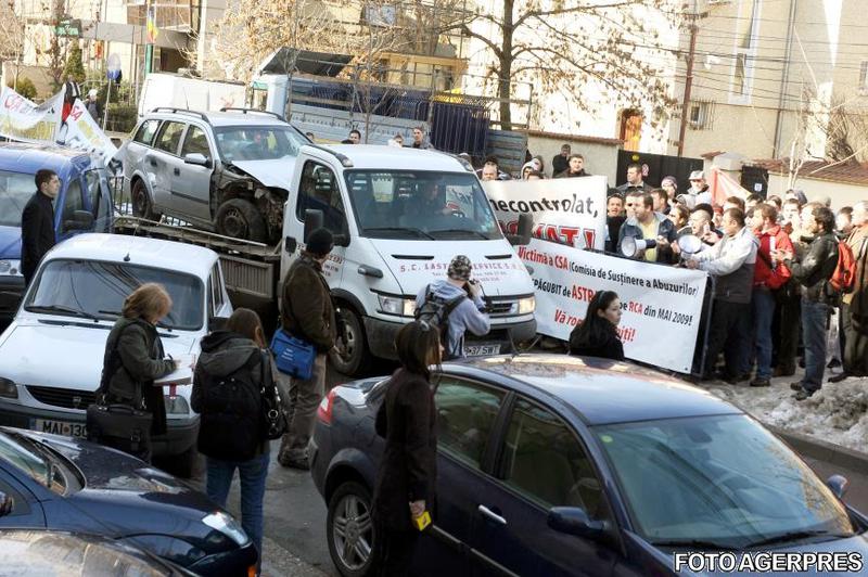 Protest service-uri auto in 2010, Foto: AGERPRES