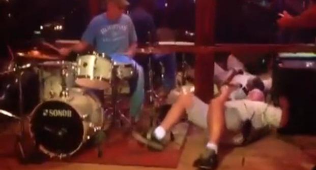 Cantaretul betiv, Foto: Captura 220.ro