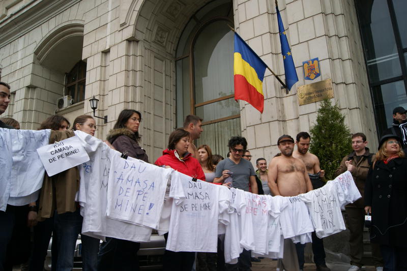 Protestul beneficiarilor la Ministerul de Finante, Foto: Hotnews