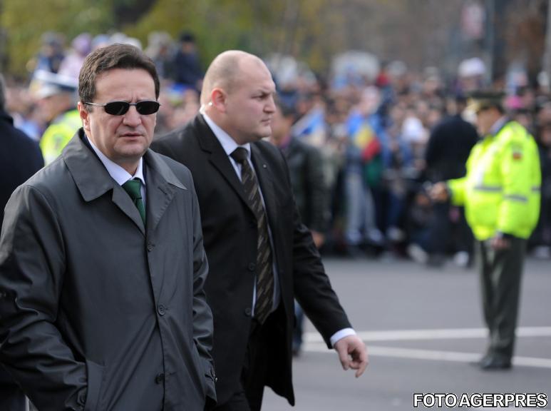 Directorul SRI, George Maior, la parada de 1 Decembrie, Foto: Agerpres