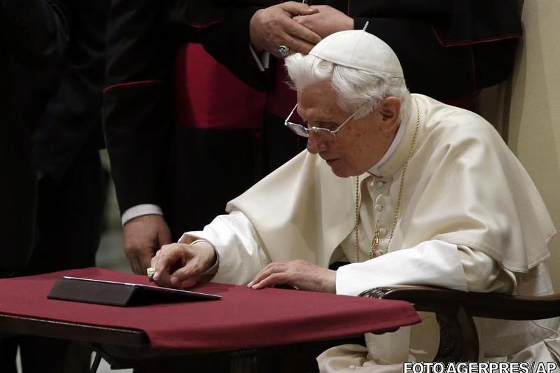 Papa Benedict XVI, primul mesaj pe Twitter, Foto: Agerpres/AP