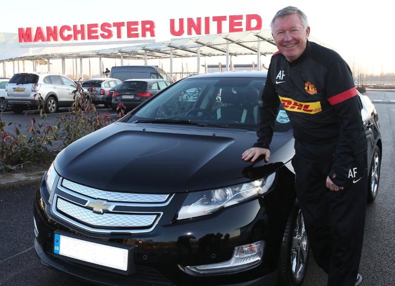 Sir Alex Ferguson alaturi de Chevrolet Volt, Foto: General Motors
