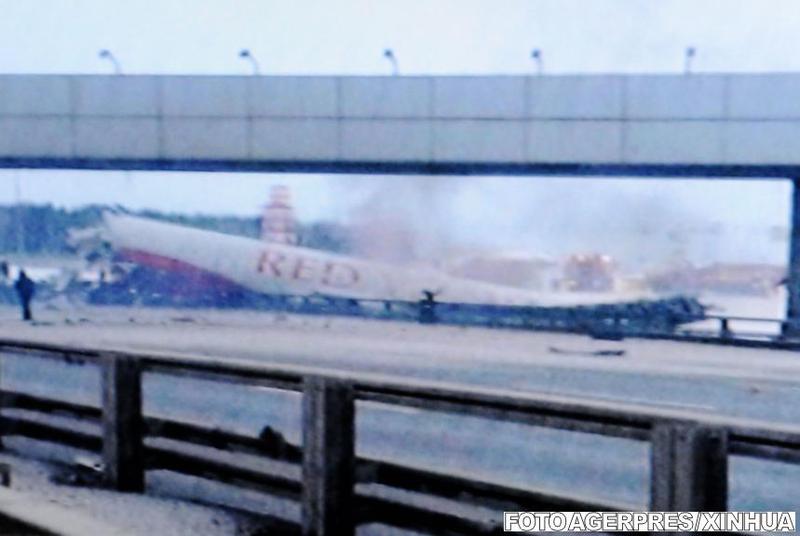 Avionul Tupolev s-a rupt in doua, Foto: Agerpres/Xinhua