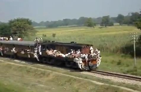 Tren plin, Foto: Captura 220.ro