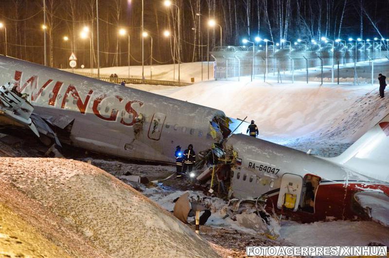 Avionul Tupolev s-a prabusit la aterizare, Foto: Agerpres/Xinhua