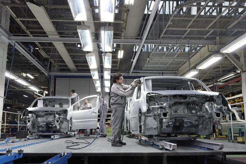 Intr-o fabrica a PSA, Foto: PSA Peugeot Citroen