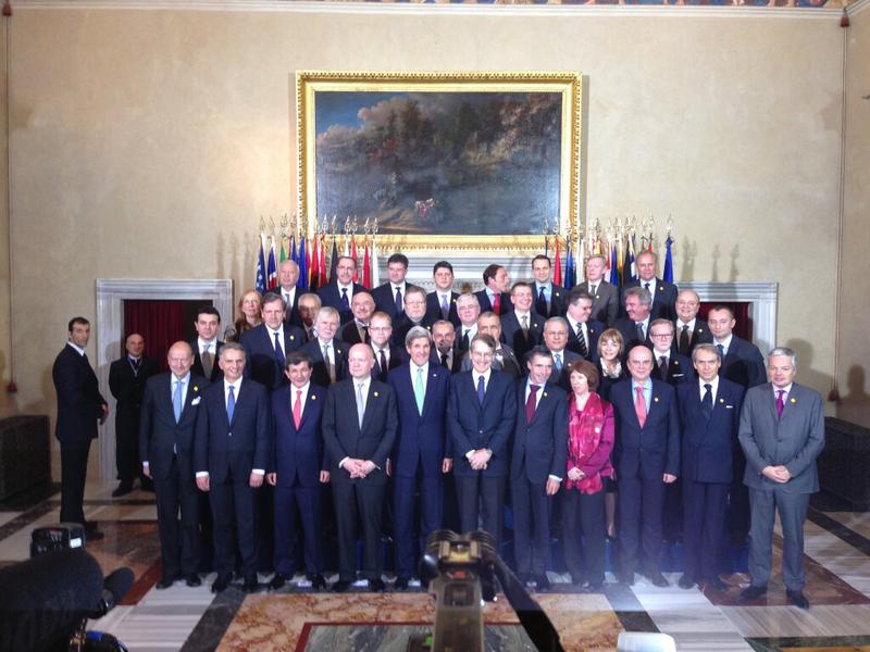 John Kerry impreuna cu ministrii de externe din UE si NATO, Foto: US State Department