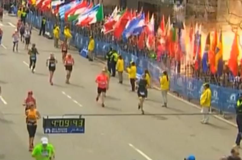 Momentul primei explozii, Foto: Captura Youtube.com