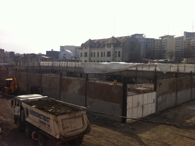 Ce a ramas din Hala Matache, cladire demolata pentru largirea str. Buzesti-Berzei, Foto: Hotnews