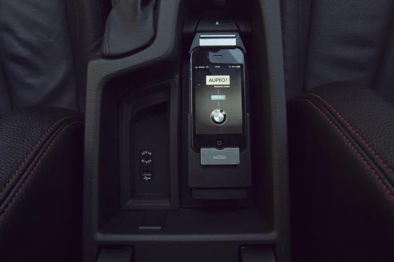 Apple iPhone integrat in BMW Seria 3, Foto: 0-100.ro