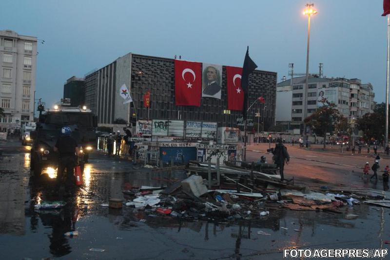 Politia turca a evacuat manifestantii, Foto: Agerpres/AP