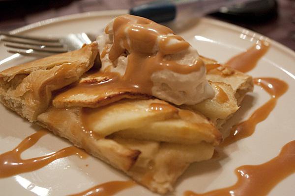 Galeta cu mere si inghetata, Foto: BlogCulinar.ro