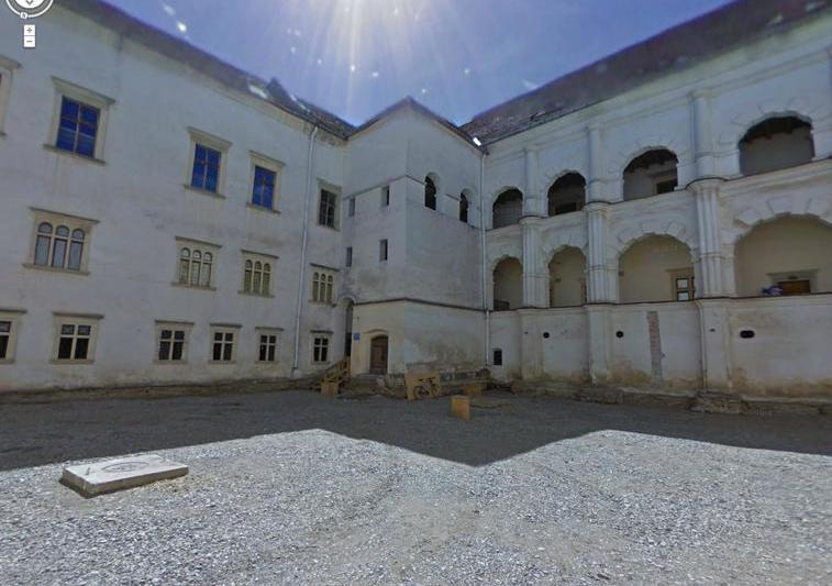 Curtea cetatii Fagaras, pe Street View, Foto: Captura Google Street View