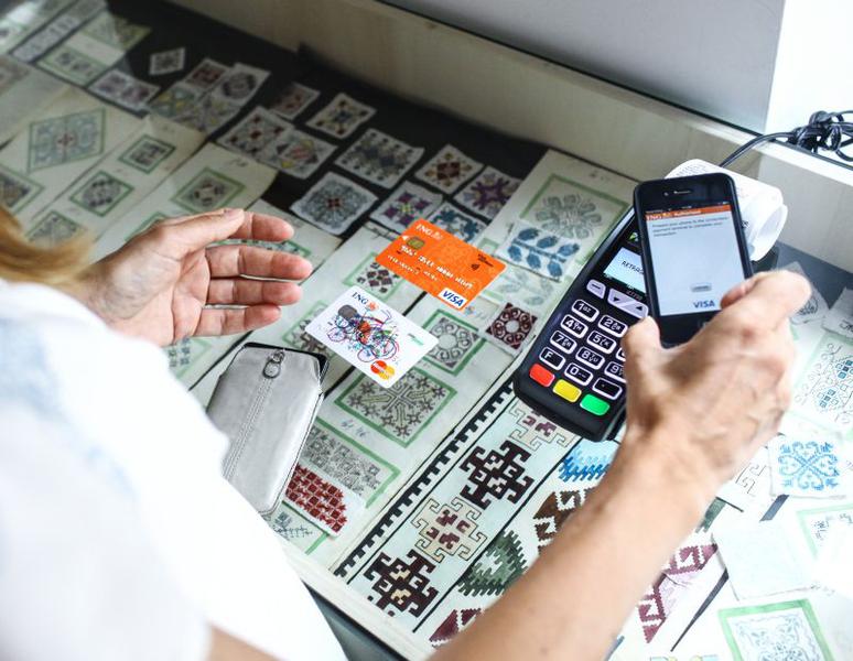 Plati cu telefonul mobil, Foto: ING Bank