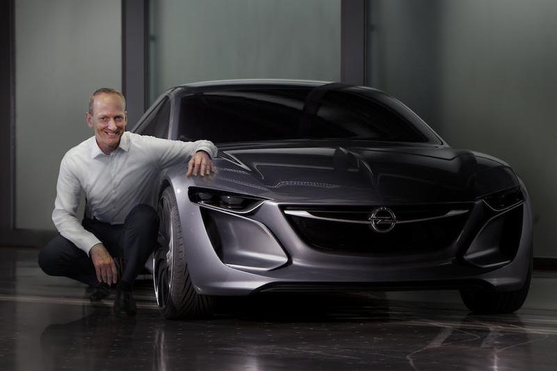 Opel Monza Concept alaturi de Karl-Thomas Neumann, Foto: Opel