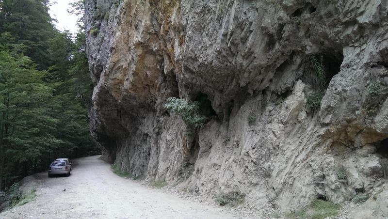 Langa intrarea in pestera Polovragi, Foto: Hotnews