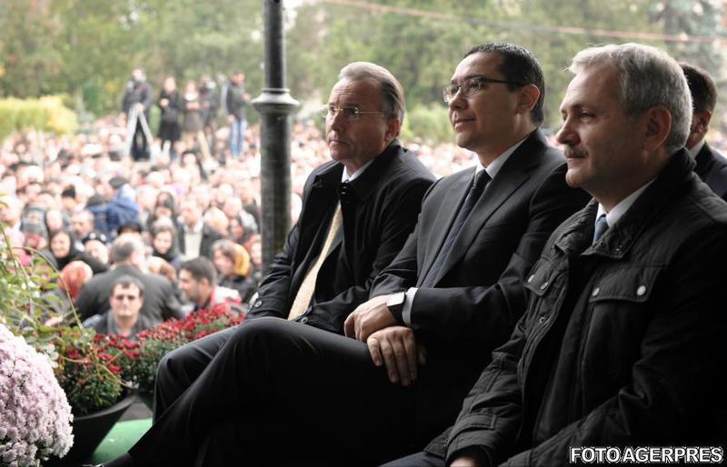 Victor Ponta si Liviu Drangea, in fata la Slujba de Sf Parascheva, Foto: Agerpres
