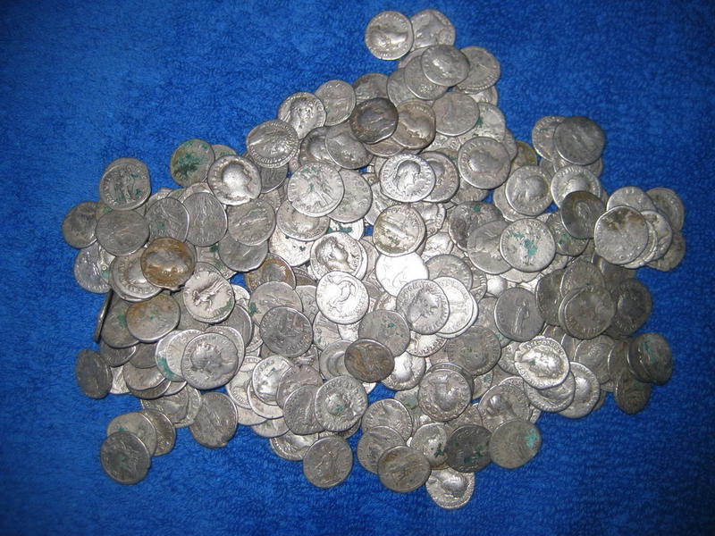 Denari romani gasiti langa Piatra Neamt, Foto: DetectieMetal.com