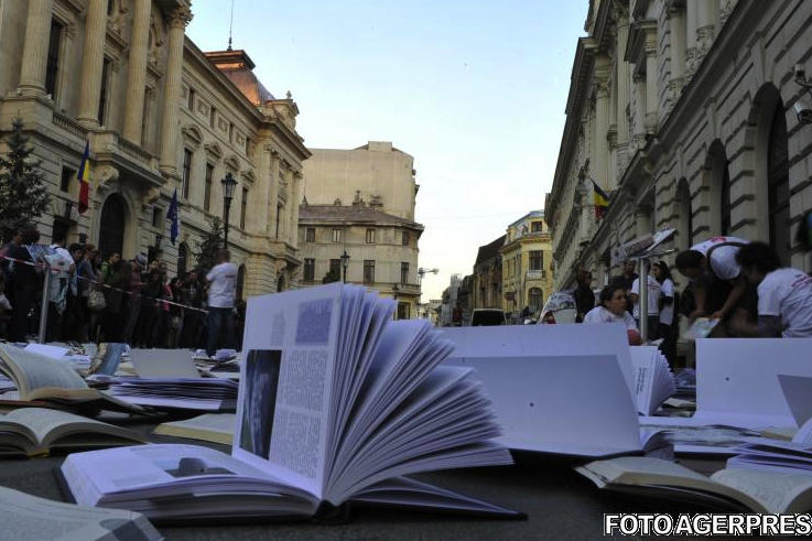 Carti, Foto: Agerpres