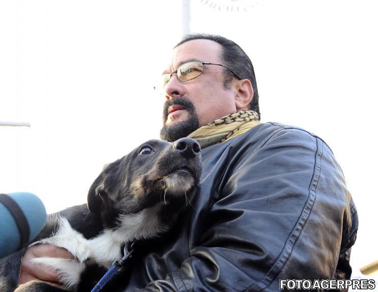 Steven Seagal a adoptat un maidanez, Foto: Agerpres