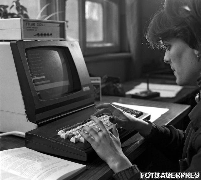 Calculatoare la Uzinele Vulcan din Bucuresti - 1989, Foto: Agerpres
