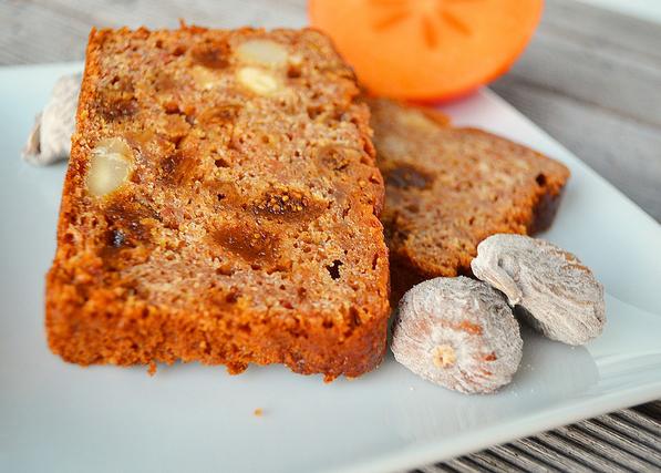 Chec cu kaki, migdale si smochine, Foto: BlogCulinar.ro