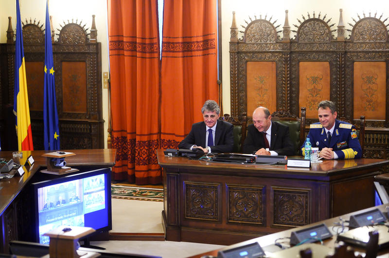 Traian Basescu, videoconferinta cu militarii de 1 decembrie, Foto: Presidency.ro