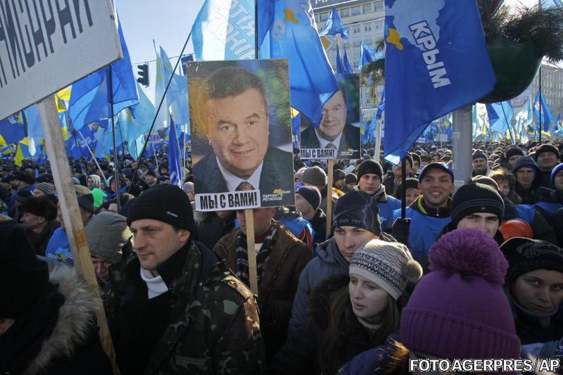 Zeci de mii de sustinatori ai lui Ianukovici, Foto: Agerpres/AP