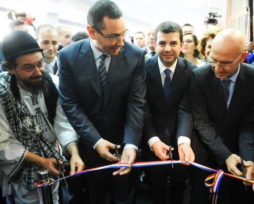 Premierul Ponta si ministrul Agriculturii, Daniel Constantin (cei doi din centru), Foto: Guvernul Romaniei