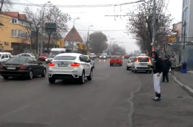 Oameni facand autostopul, Foto: Hotnews