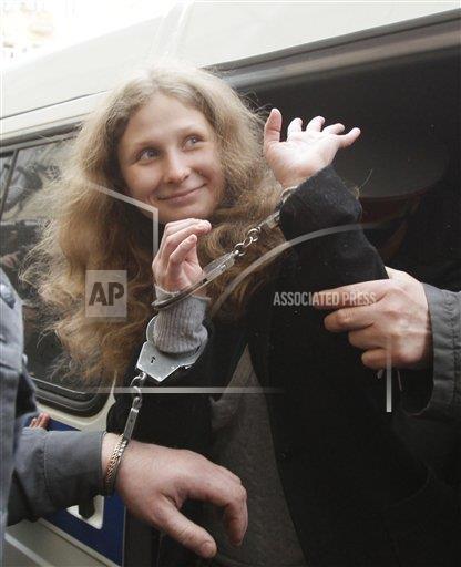 Maria Alyokhina, de la Pussy Riot, eliberata, Foto: AP